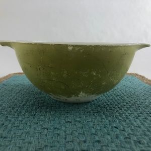 Vintage avocado green cinderella style Pyrex bowl
